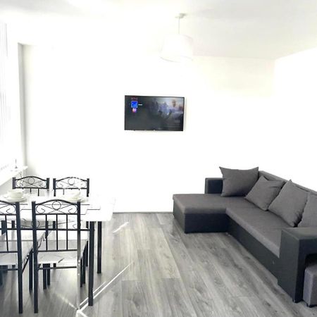 Amhc City Apartments Bradford City Centre One & Two Bedroom Apartments, 24 Hours Express Self Check In, Long Stay Contractors Welcome, Paid Parking Available Nearby Eksteriør bilde