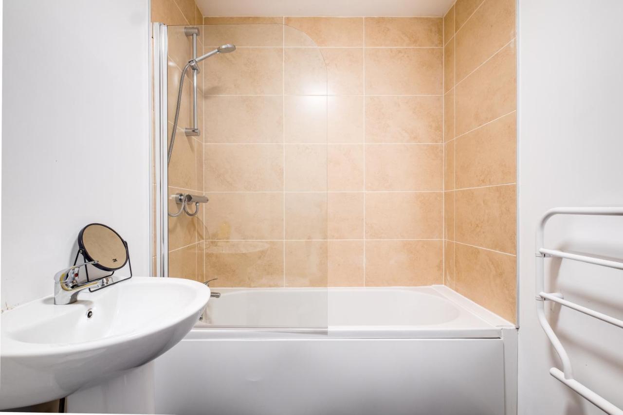 Amhc City Apartments Bradford City Centre One & Two Bedroom Apartments, 24 Hours Express Self Check In, Long Stay Contractors Welcome, Paid Parking Available Nearby Rom bilde