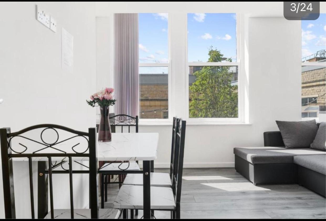 Amhc City Apartments Bradford City Centre One & Two Bedroom Apartments, 24 Hours Express Self Check In, Long Stay Contractors Welcome, Paid Parking Available Nearby Eksteriør bilde